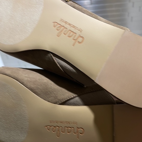 🌺NWOB Stunning Charles by Charles David sequenced mules/microsuede. Size… - Picture 5 of 8